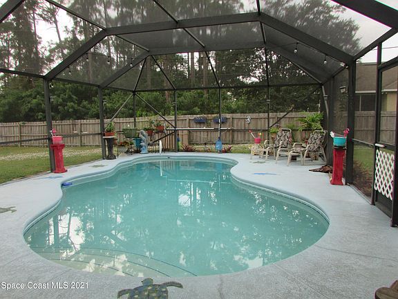 5th image of 878 Driftwood Ave SE