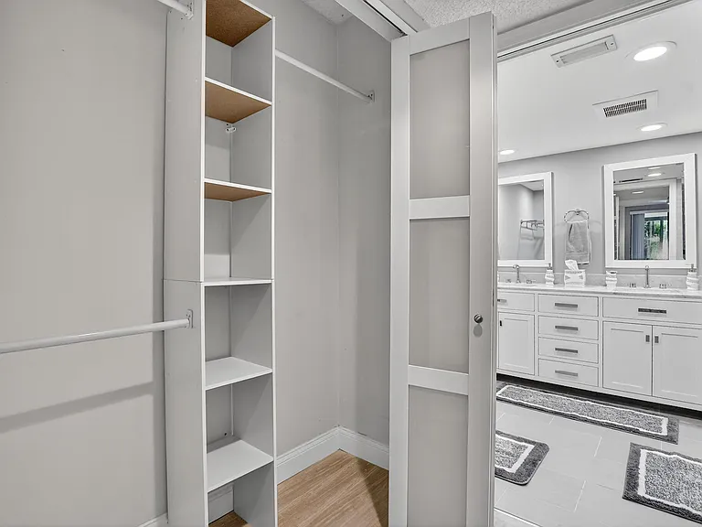 7773 La Mirada Dr — Photo 21
