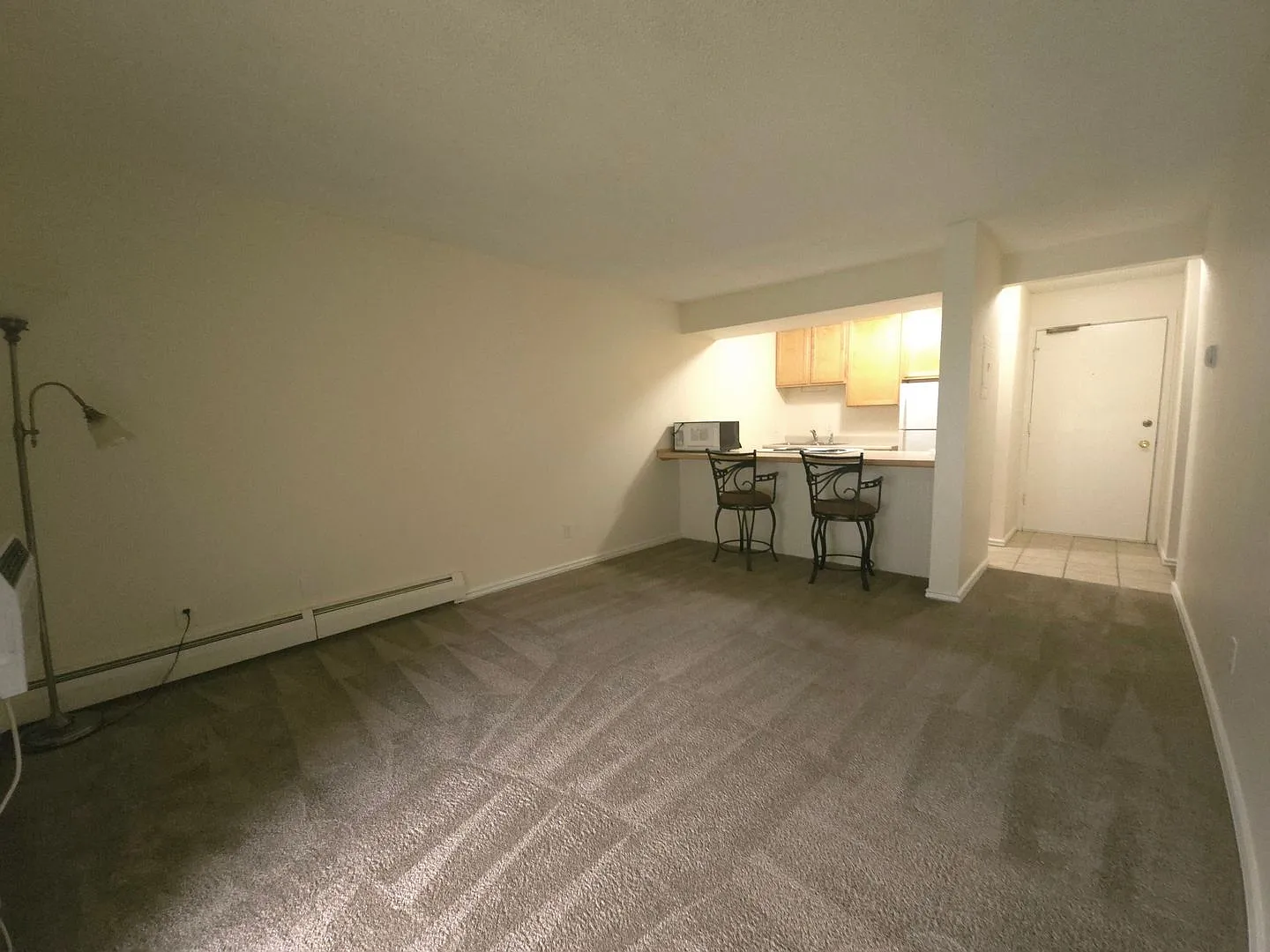 Two Mile Creek, Fresh and Modern Second Floor Condo — Photo 4