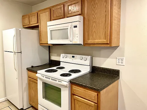 404 E College St #4 Photo 1