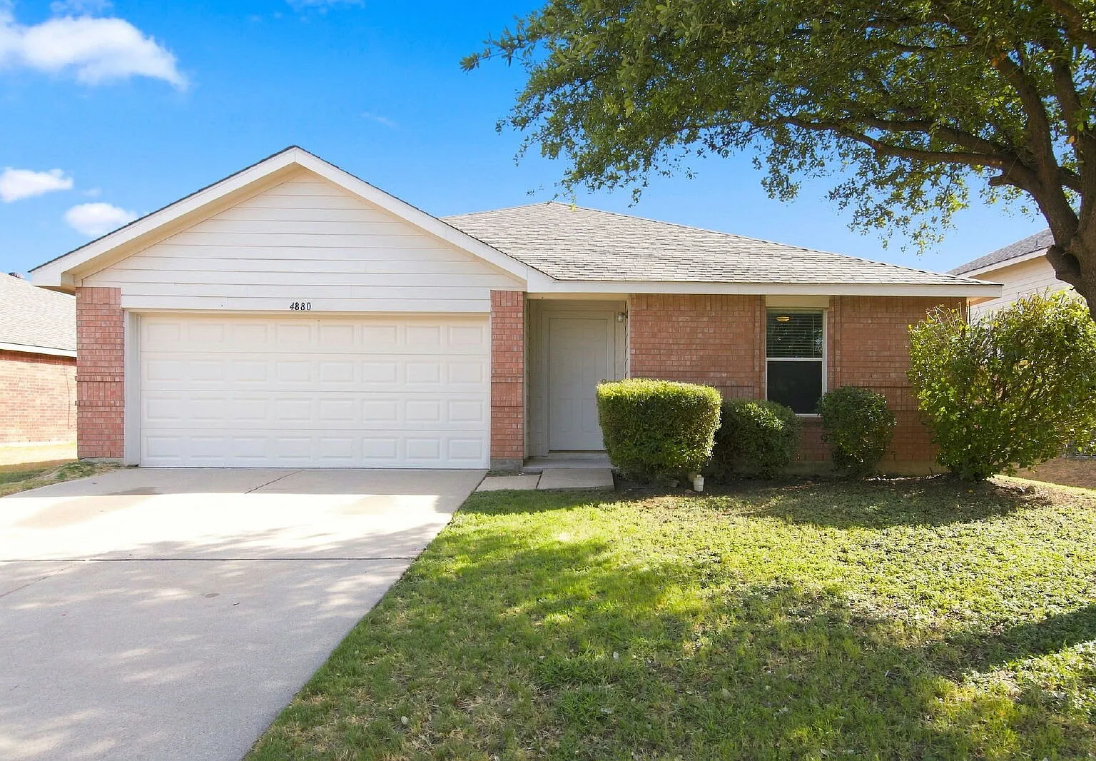 4 bed, 2.0 bath, 1983 sqft, $1,895 — Photo 1