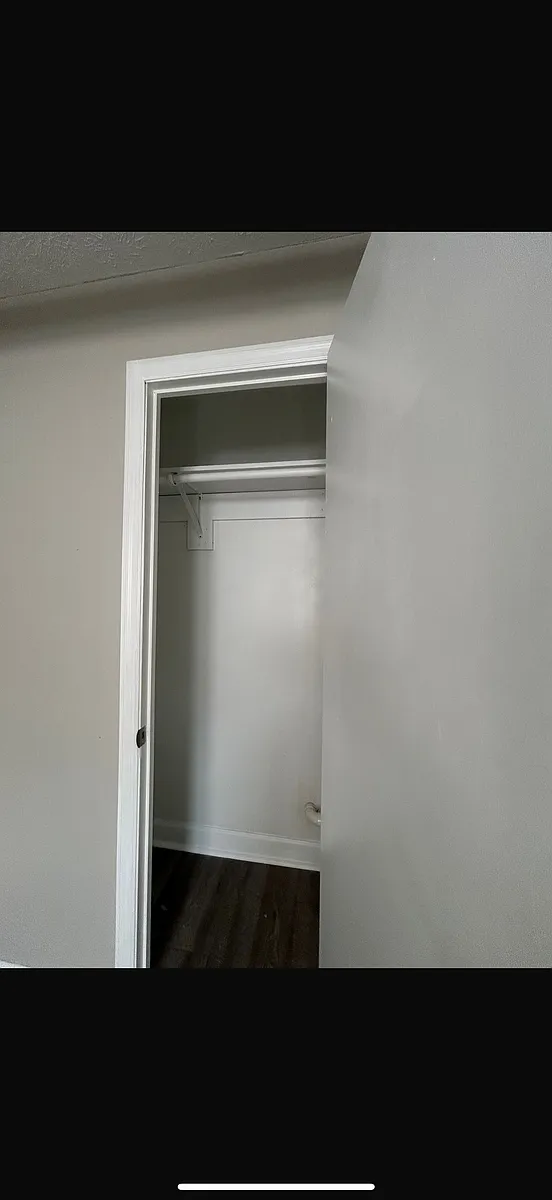 Building Photo - Irvington Living
