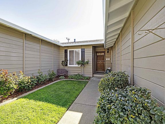 3rd image of 3623 Sutton Loop