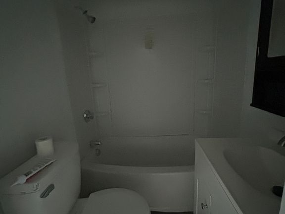 4th image of 1621 Smith St APT 5