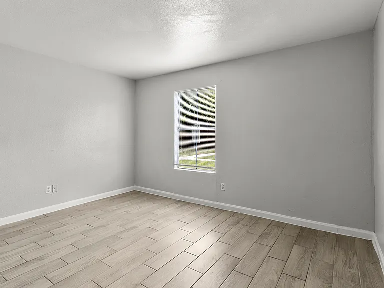 Buena Villa Apartments — Photo 2