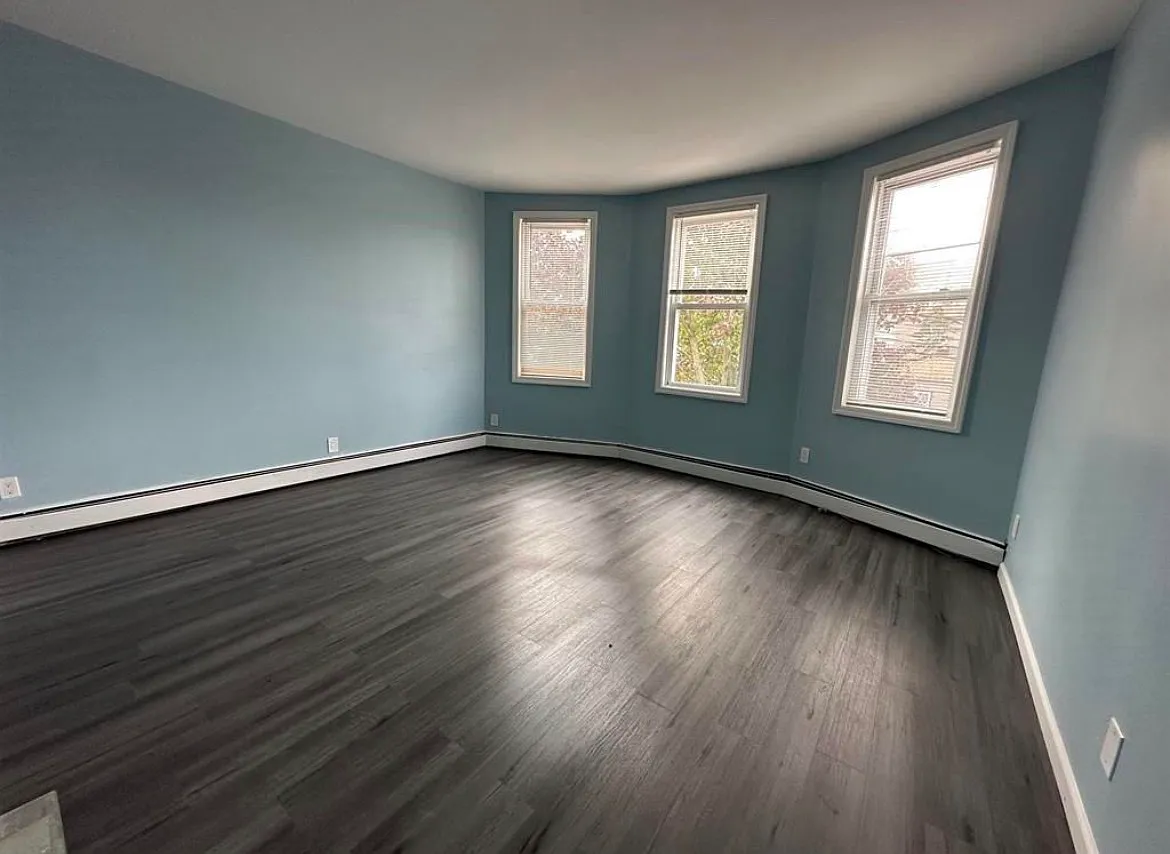 2 bed, 1150 sqft, $2,649 — Photo 2