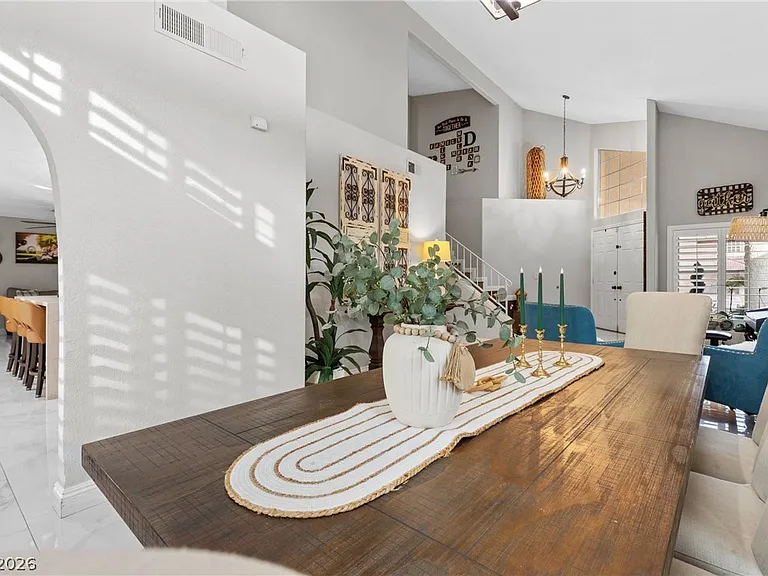 407 Crater Ct — Photo 9