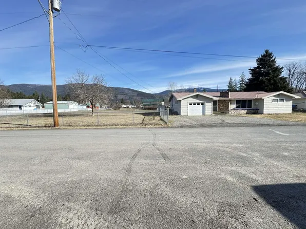 105 S 7th Ave, Ione, WA 99139