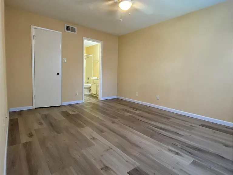 9700 Leawood Blvd #212 — Photo 13