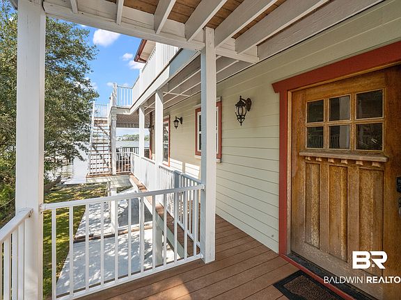 3rd image of 406 Minnow Ln