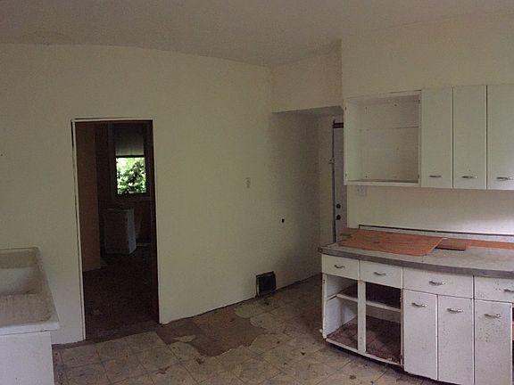 5th image of 5443 Hodiamont Ave