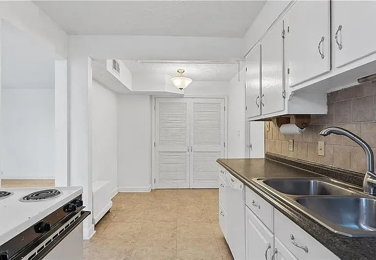 3929 Fulton Ave — Photo 8