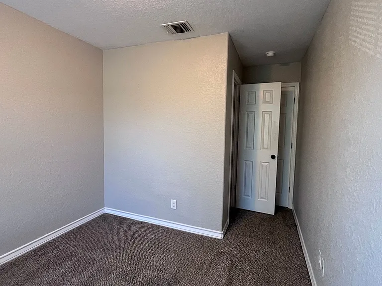 5107-5109 Flipper Dr — Photo 21