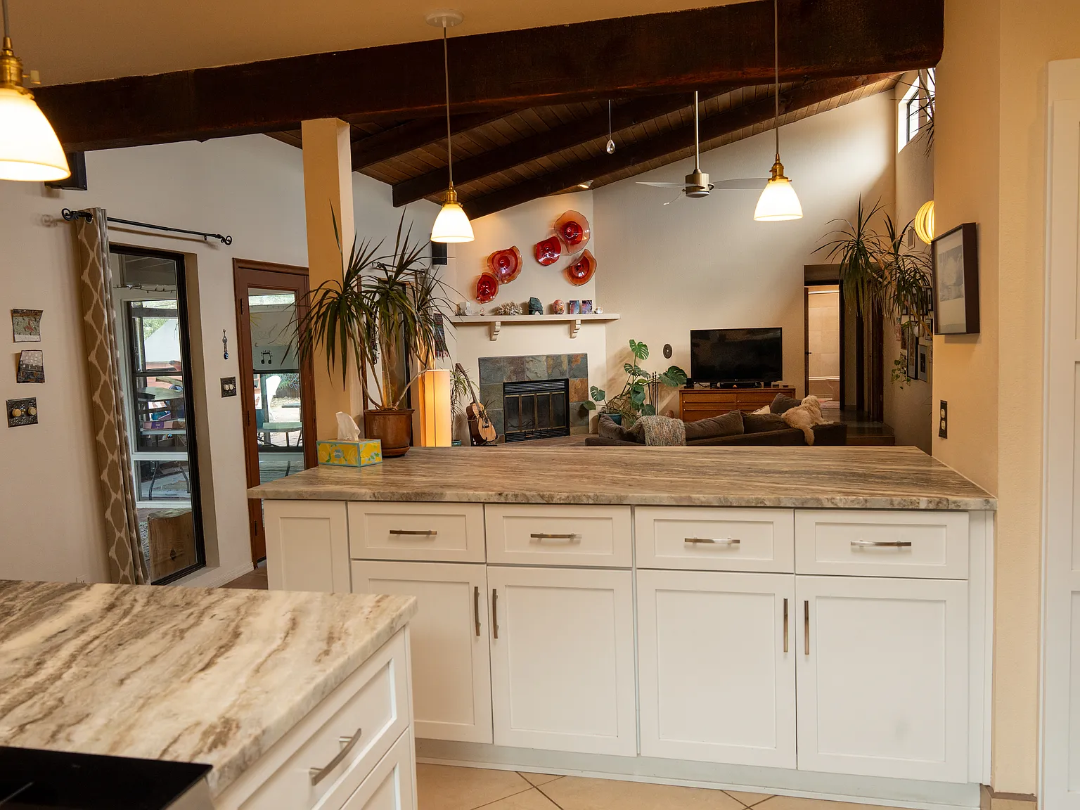 3 bed, 1843 sqft, $3,300 — Photo 3