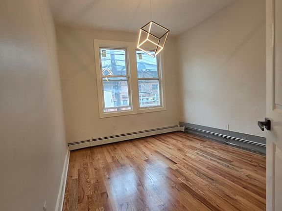 5th image of 28 Dales Ave #2L