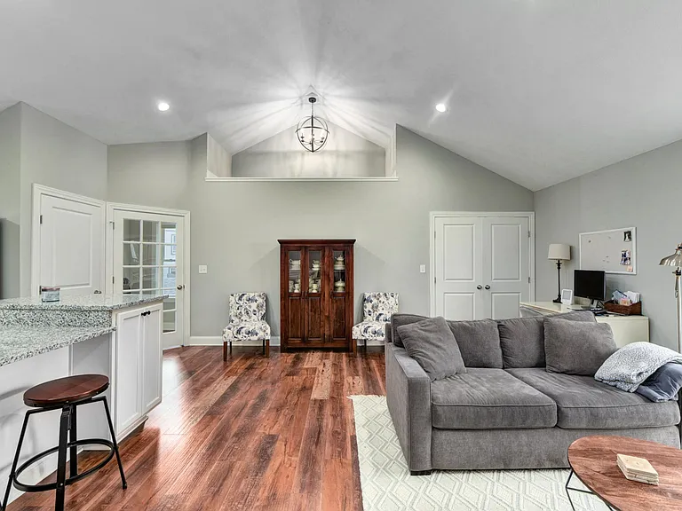 6309 Bridge Ave — Photo 7