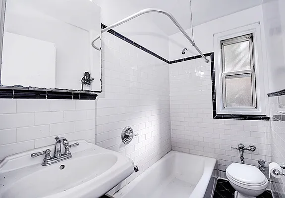 Rented by Urbane Brokerage | media 14