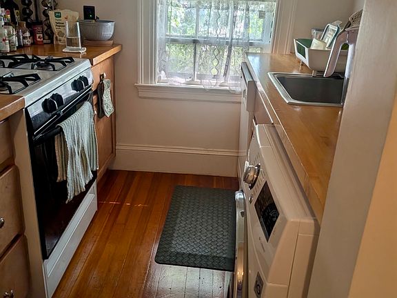 4th image of 474 Chestnut Hill Ave #3