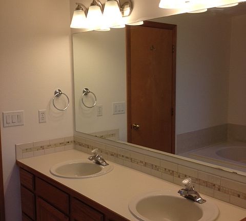 4th image of 3213 Jeri Dr NE