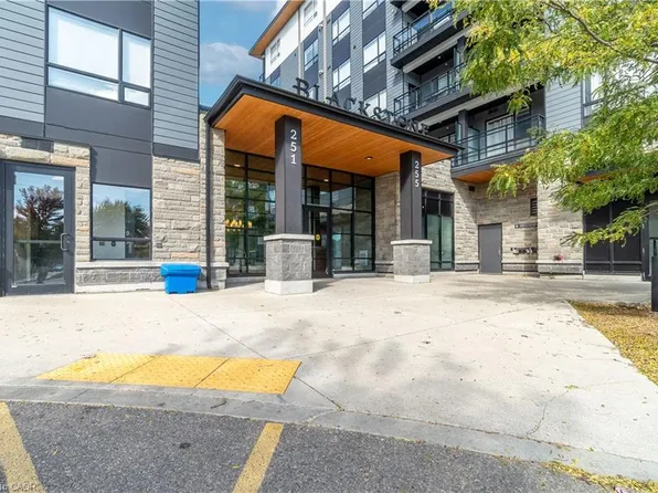 255 Northfield Dr E #407, Waterloo, ON N2K 0G5