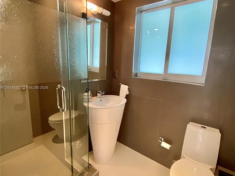 265 N Shore Dr — Photo 24