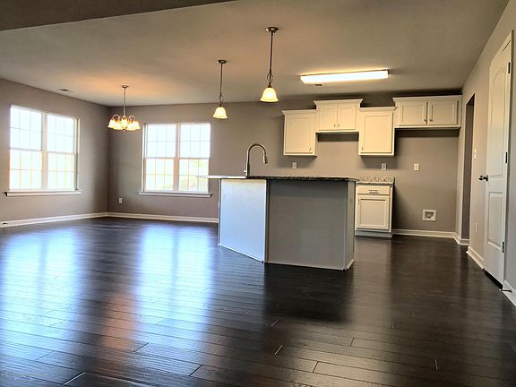 5th image of 180 Magnolia Blossom Dr