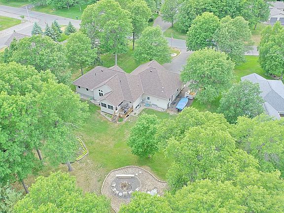 5th image of 12792 Parkwood Dr