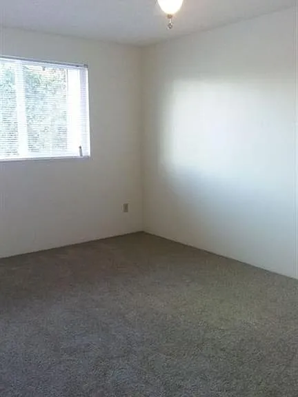 951 NE Linden Ave — Photo 10
