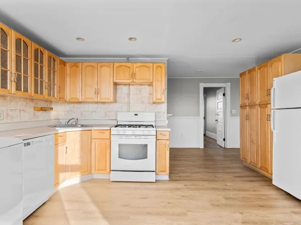 90-92 Congress St #4F, Salem, MA 01970