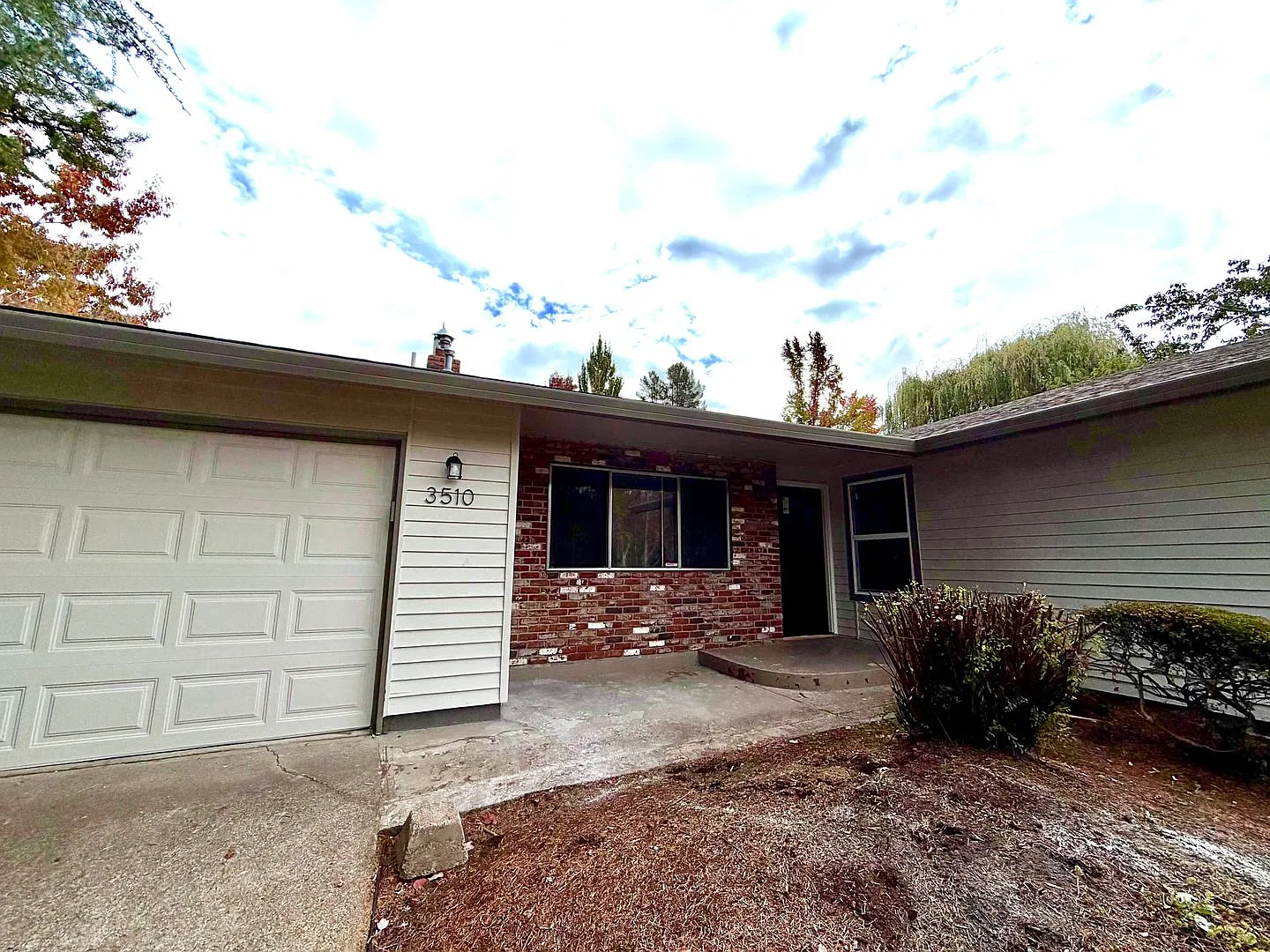 Spacious Hillside Retreat with Sweeping Views | 3510 Croisan Scenic Way S, Salem, OR 97302 — Photo 1