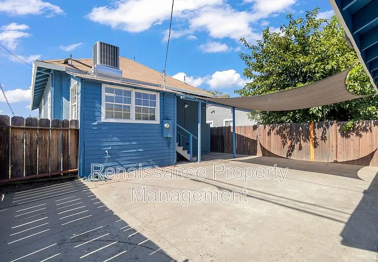 400 E Ellis St — Photo 23