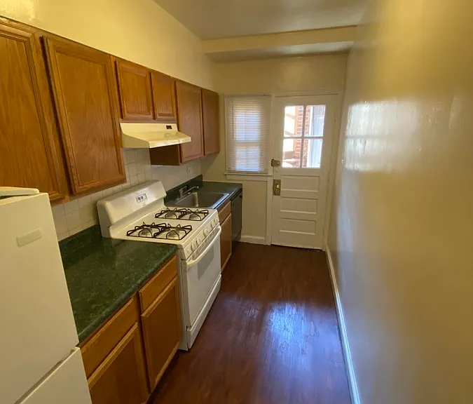 4012 Calvert St NW #1B — Photo 9