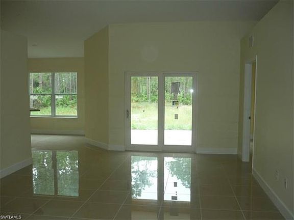 2nd image of 819 Wellington Ave