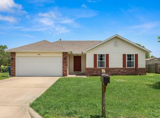 5224 S Hutchinson Ct, Battlefield, MO 65619