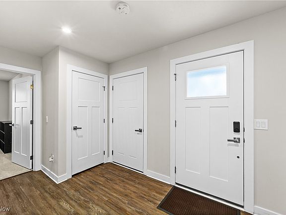 5th image of 332 Pebble Creek Ct
