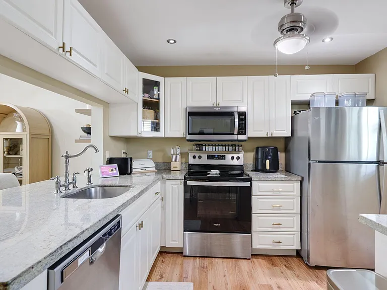 2700 Fiore Way #2020 — Photo 9