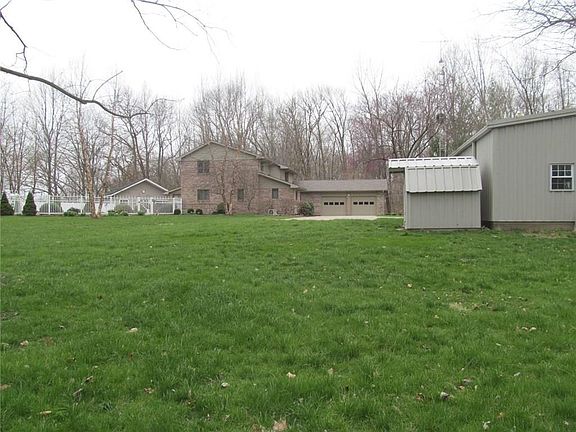 3rd image of 6889 E County Road 900 N