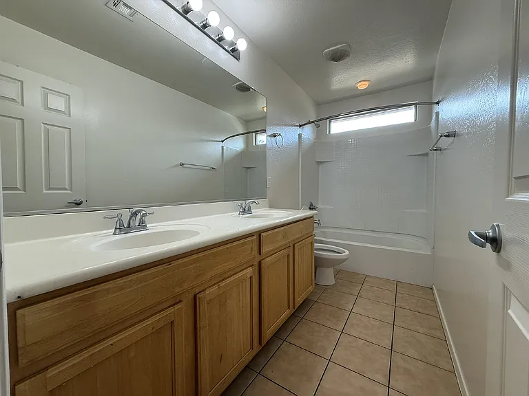 7258 W Palmaire Ave — Photo 20