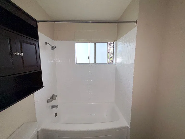 900 Eden Ct — Photo 17