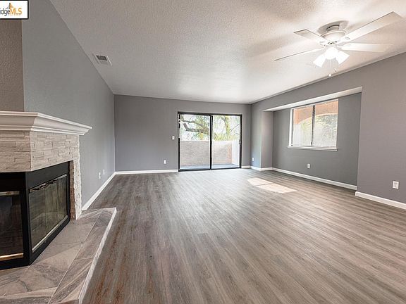 2nd image of 2278 Renwick Ln
