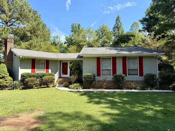 1004 Charles St, South Hill, VA 23970