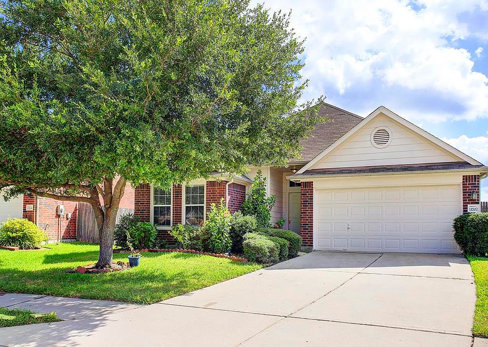 1st image of 11702 Champions Grove Ct