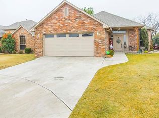 304 Falling Leaf Ter, Moore, OK 73160