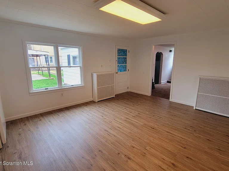 114 Dickson St — Photo 12