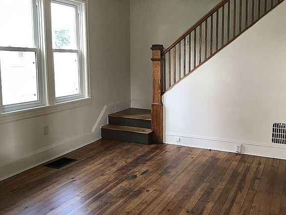 3rd image of 1078 S Potomac St
