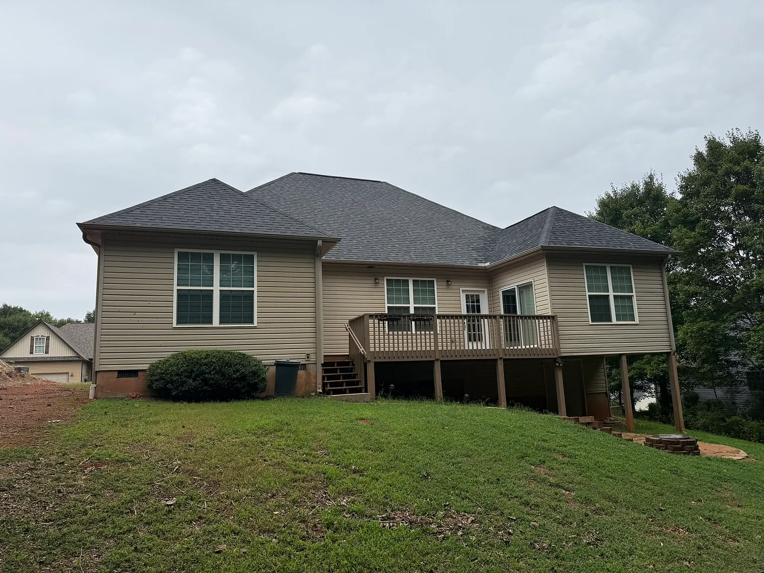 4 bed, 2.5 bath, 2240 sqft, $2,800 — Photo 2