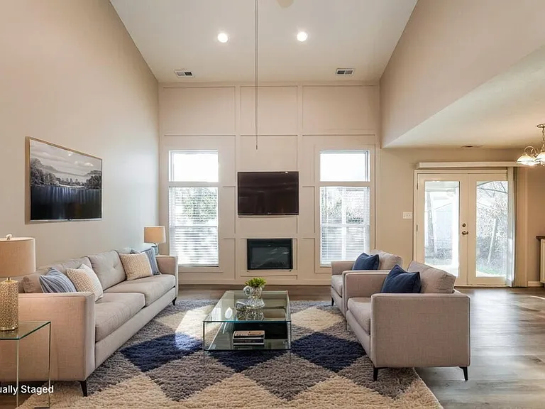 7548 Sycamore Grove Ct — Photo 5