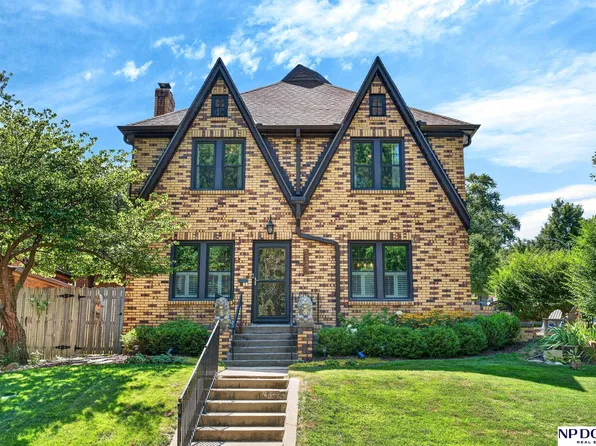 1724 N 51st St, Omaha, NE 68104