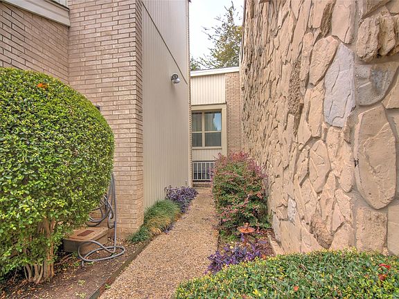 4th image of 2933 Country Place Cir