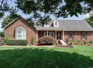 7705 Rabbit Cir, Denver, NC 28037